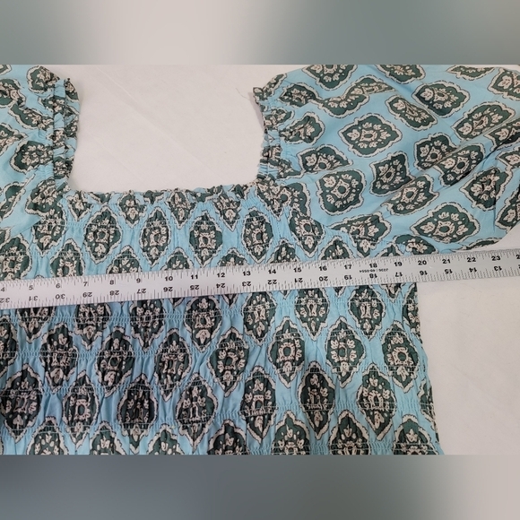 Maurices Plus Medallion Smocked Short Puff Sleeve Boho Crop Top Size XXL - Picture 4 of 11